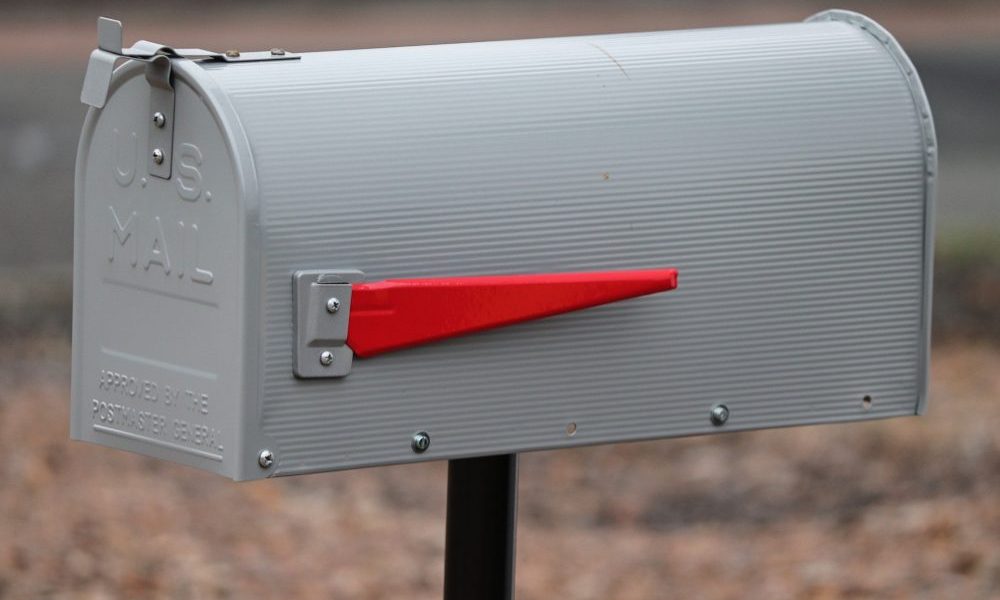 postbox-3903569_1920